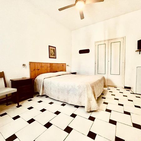 B&B Giardini Di Iside E Osiride Казамиччола-Терме Экстерьер фото